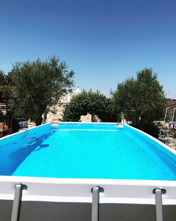 dormire in trullo con piscina privata a Monopoli